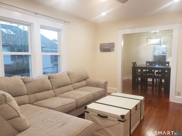 17 Lincoln Avenue, Milford, CT 06460