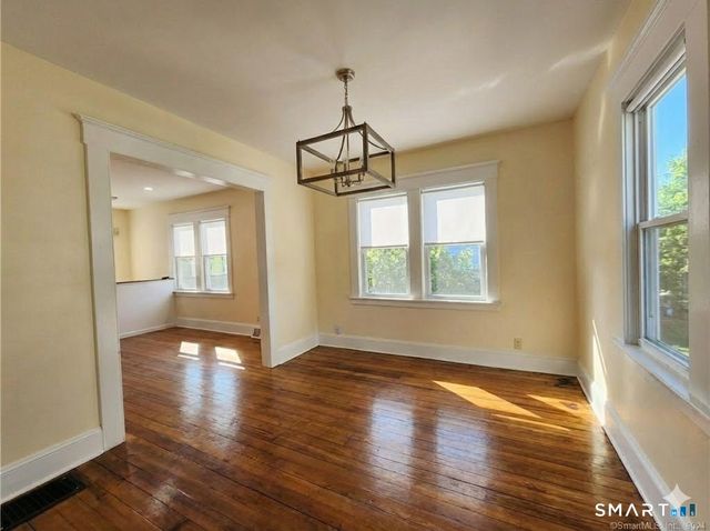 17 Lincoln Avenue, Milford, CT 06460