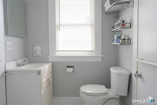 17 Lincoln Avenue, Milford, CT 06460