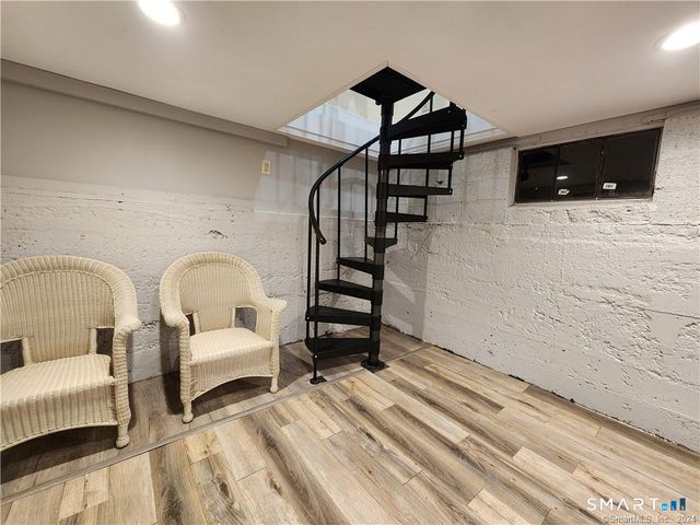 17 Lincoln Avenue, Milford, CT 06460