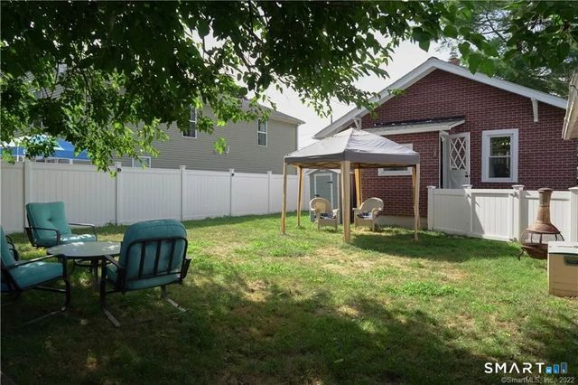 17 Lincoln Avenue, Milford, CT 06460