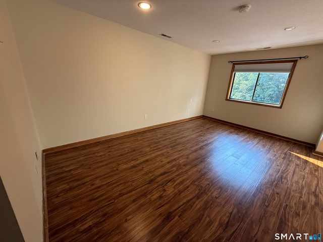 166 Old Brookfield Road 1 5, Danbury, CT 06811
