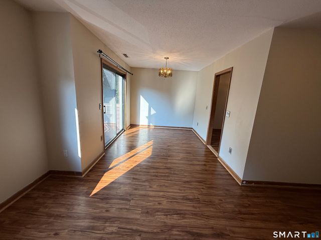 166 Old Brookfield Road 1 5, Danbury, CT 06811
