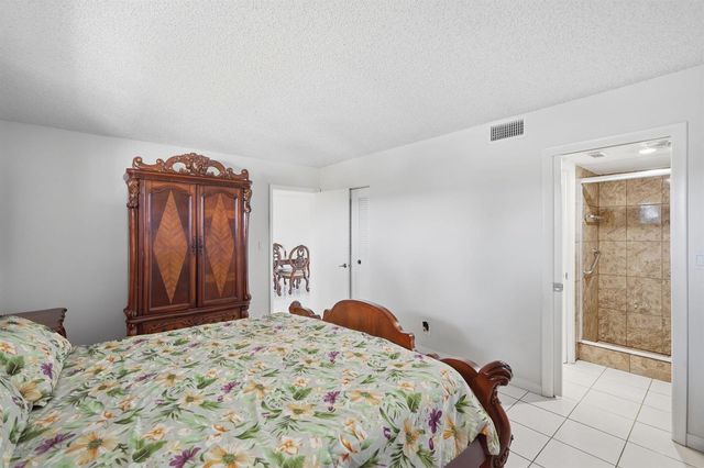 2606 Garden Drive S 305, Lake Worth, FL 33461