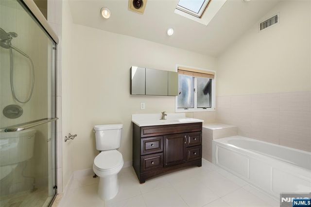 403 Dogwood Court, Norwood, NJ 07648