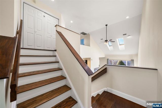 403 Dogwood Court, Norwood, NJ 07648