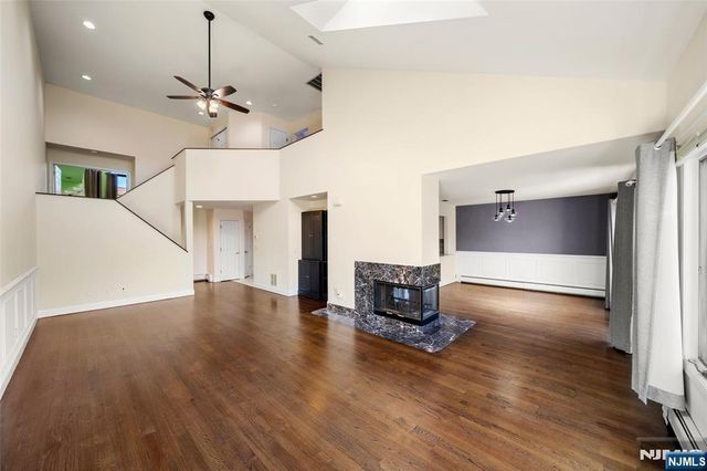 403 Dogwood Court, Norwood, NJ 07648