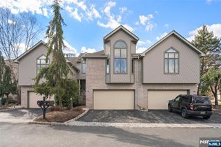 403 Dogwood Court, Norwood, NJ 07648