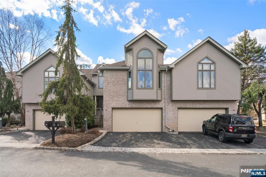 403 Dogwood Court, Norwood, NJ 07648