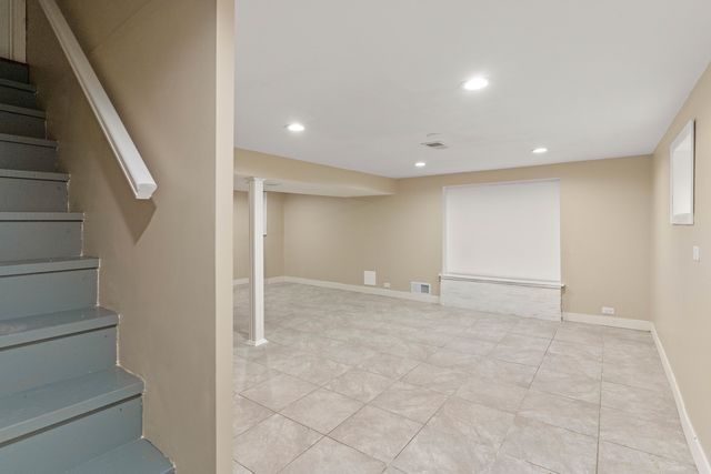 5345 N Neva Avenue, Chicago, IL 60656