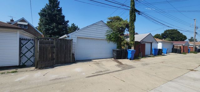 5345 N Neva Avenue, Chicago, IL 60656