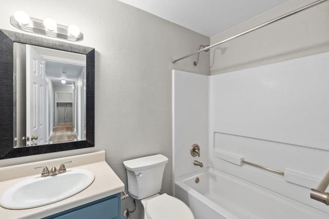 164 Pearl Lake DR, Kyle, TX 78640