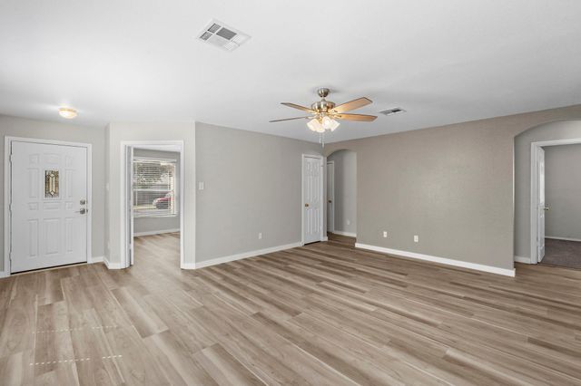 164 Pearl Lake DR, Kyle, TX 78640