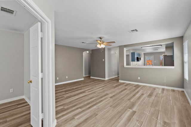 164 Pearl Lake DR, Kyle, TX 78640