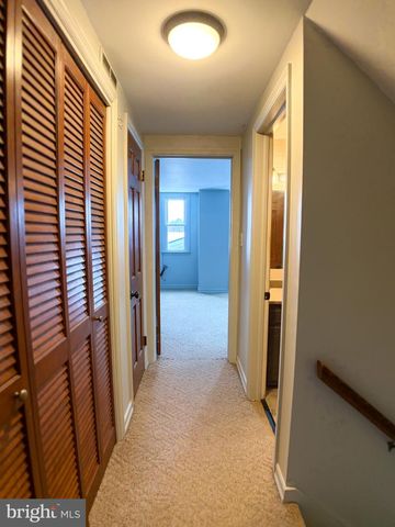 9 LENKER AVE, Selinsgrove, PA 17870