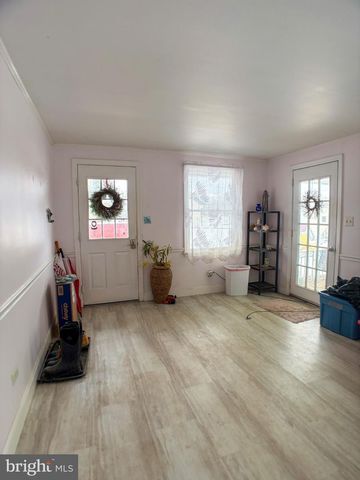 9 LENKER AVE, Selinsgrove, PA 17870