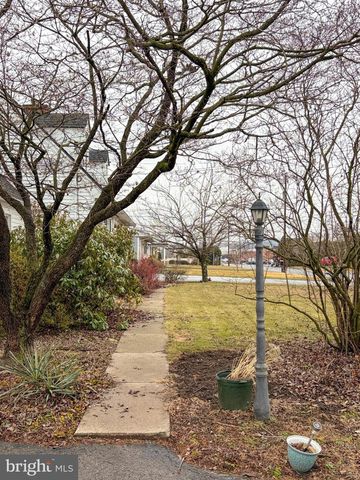 9 LENKER AVE, Selinsgrove, PA 17870