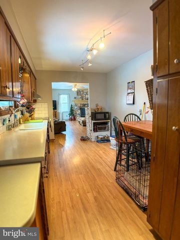 9 LENKER AVE, Selinsgrove, PA 17870