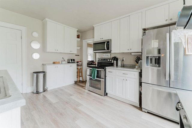332 ROSALIA STREET, Oshkosh, WI 54901