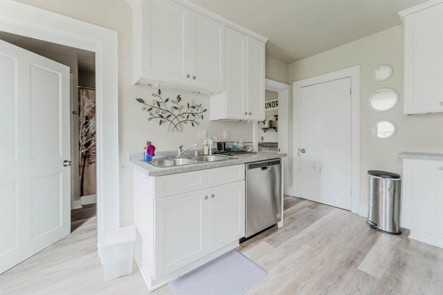 332 ROSALIA STREET, Oshkosh, WI 54901