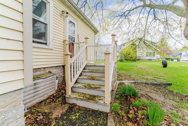 332 ROSALIA STREET, Oshkosh, WI 54901