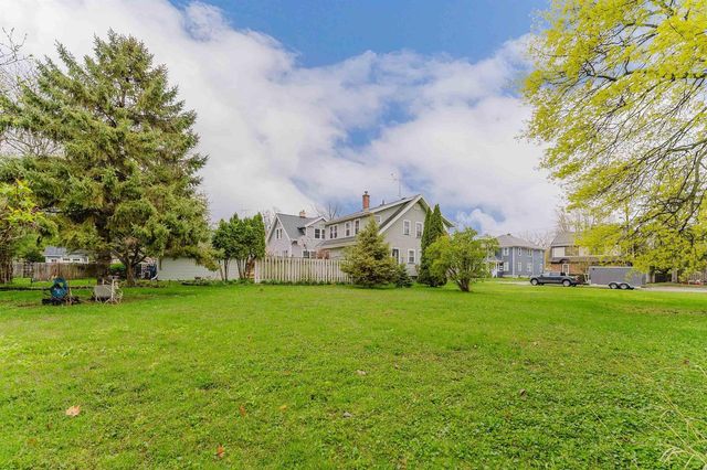 332 ROSALIA STREET, Oshkosh, WI 54901