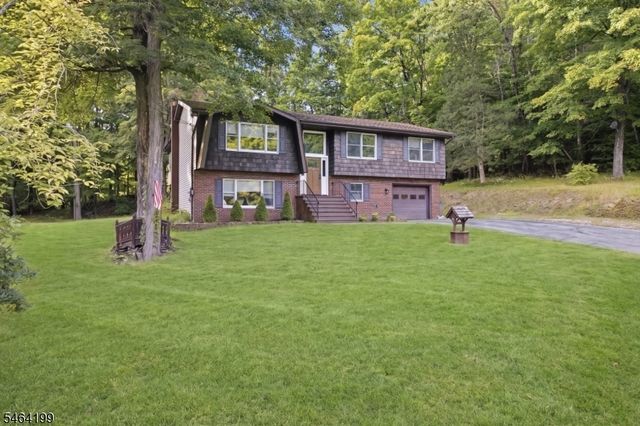 52 Lounsberry Hollow Rd, Vernon Twp., NJ 07461