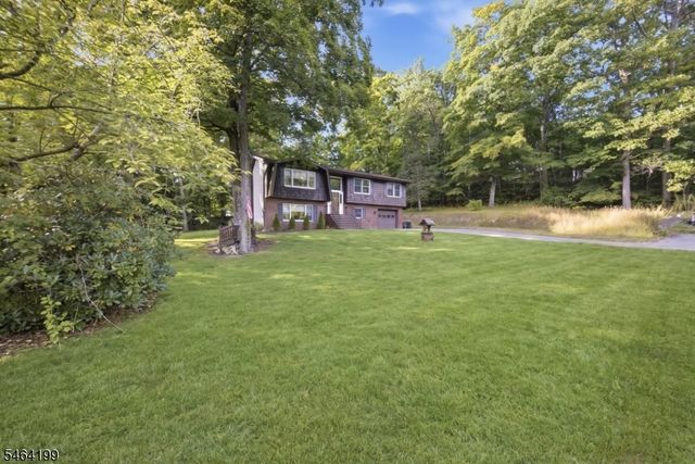 52 Lounsberry Hollow Rd, Vernon Twp., NJ 07461