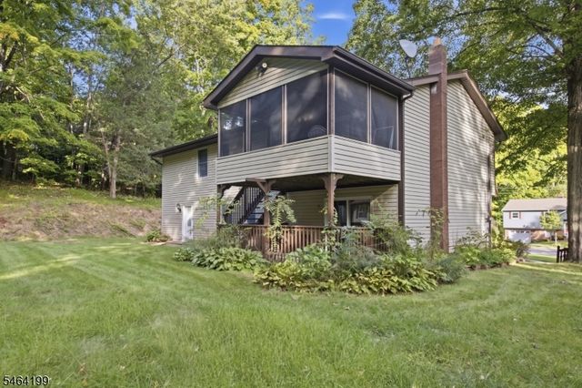 52 Lounsberry Hollow Rd, Vernon Twp., NJ 07461