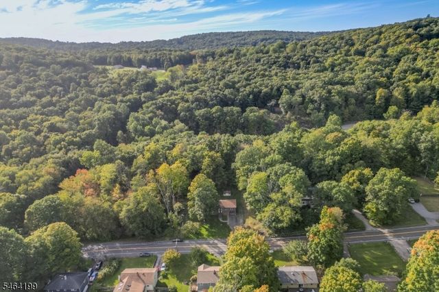 52 Lounsberry Hollow Rd, Vernon Twp., NJ 07461