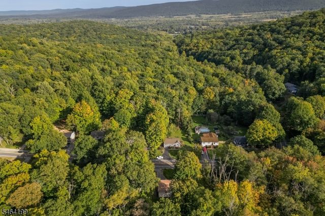 52 Lounsberry Hollow Rd, Vernon Twp., NJ 07461