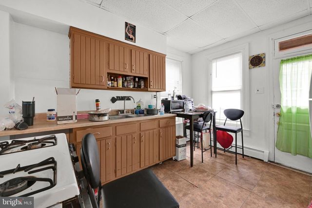 667 E PHILADELPHIA ST, York, PA 17403
