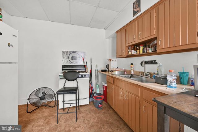 667 E PHILADELPHIA ST, York, PA 17403