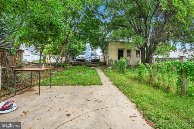 667 E PHILADELPHIA ST, York, PA 17403
