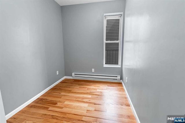 422 18th Avenue, Newark, NJ 07108