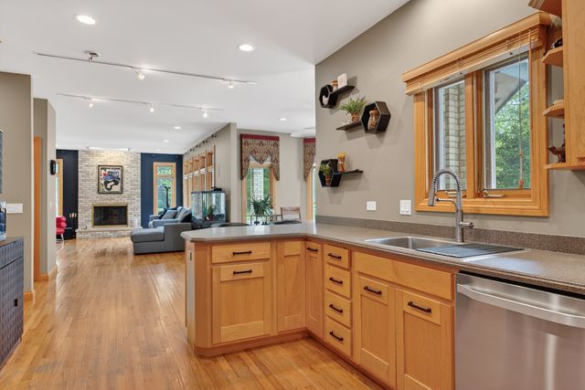 4N428 KINGSWOOD Court, Wayne, IL 60184