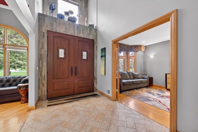 4N428 KINGSWOOD Court, Wayne, IL 60184
