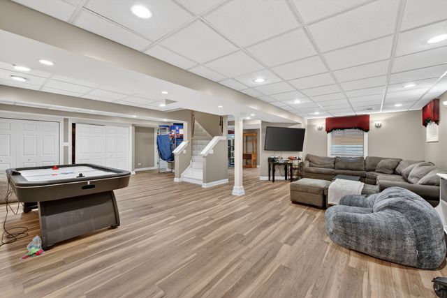 4N428 KINGSWOOD Court, Wayne, IL 60184