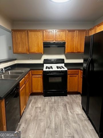 5675 Hampton Court, College Park, GA 30349
