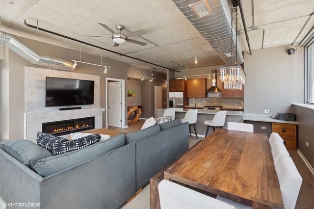 240 E Illinois Street 607, Chicago, IL 60611