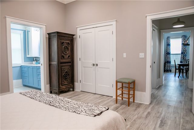 637 North Washington Street, La Grange, TX 78945