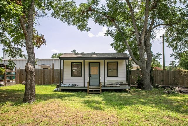 637 North Washington Street, La Grange, TX 78945