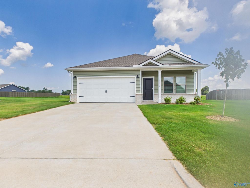 15378 Grayson Circle, Athens, AL 35611