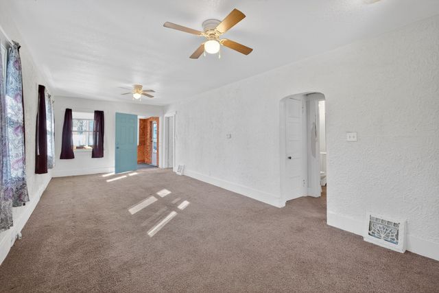 2021 22nd Street, Des Moines, IA 50310