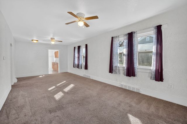 2021 22nd Street, Des Moines, IA 50310