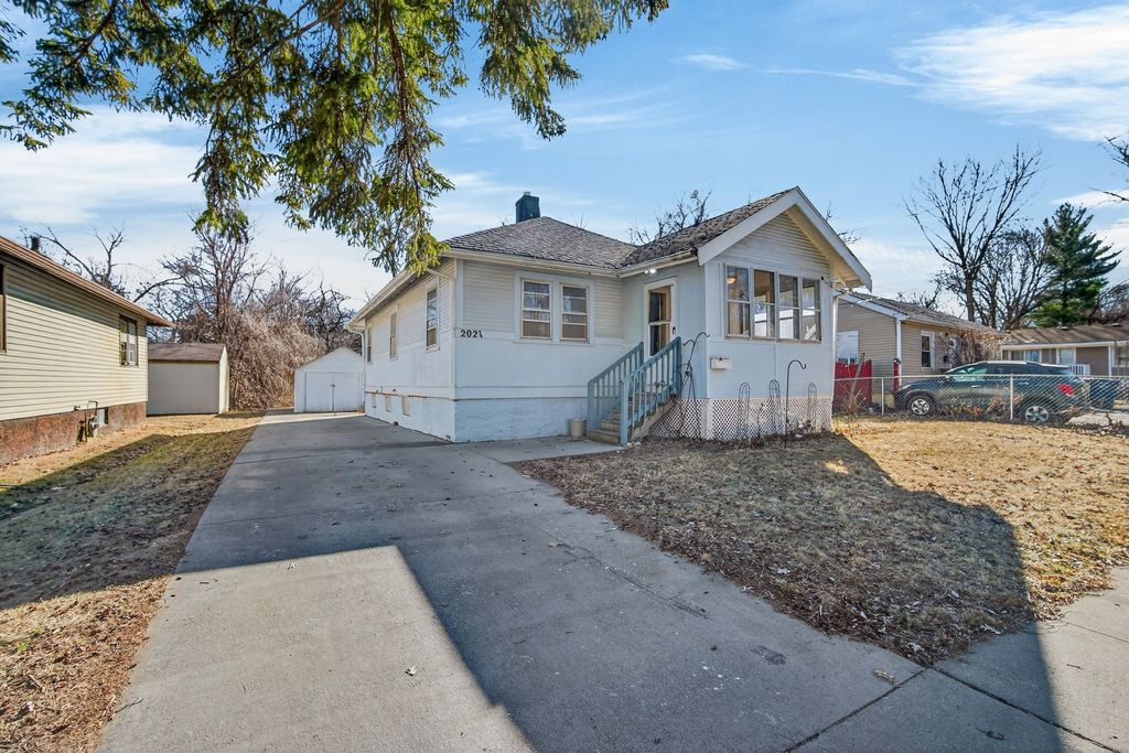 2021 22nd Street, Des Moines, IA 50310