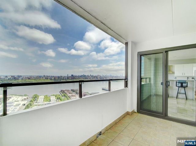 250 Gorge Road 29L, Cliffside Park, NJ 07010