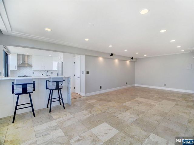250 Gorge Road 29L, Cliffside Park, NJ 07010