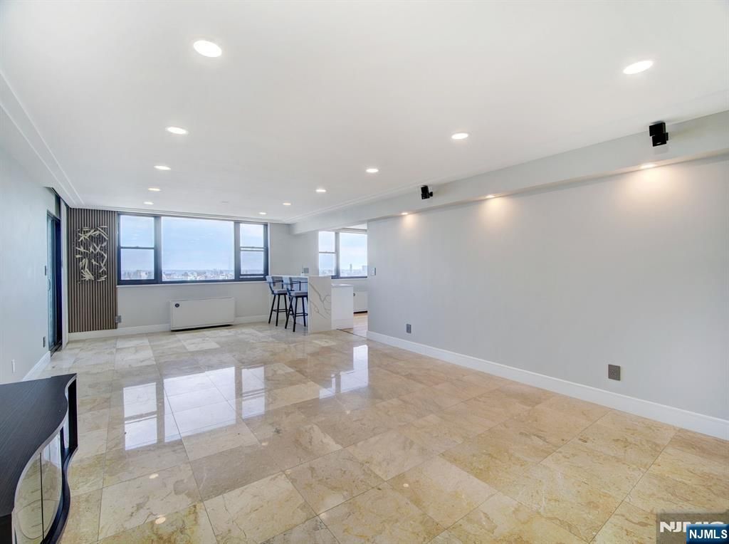 250 Gorge Road 29L, Cliffside Park, NJ 07010