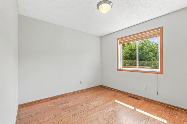 25706 18th Street W, Zimmerman, MN 55398